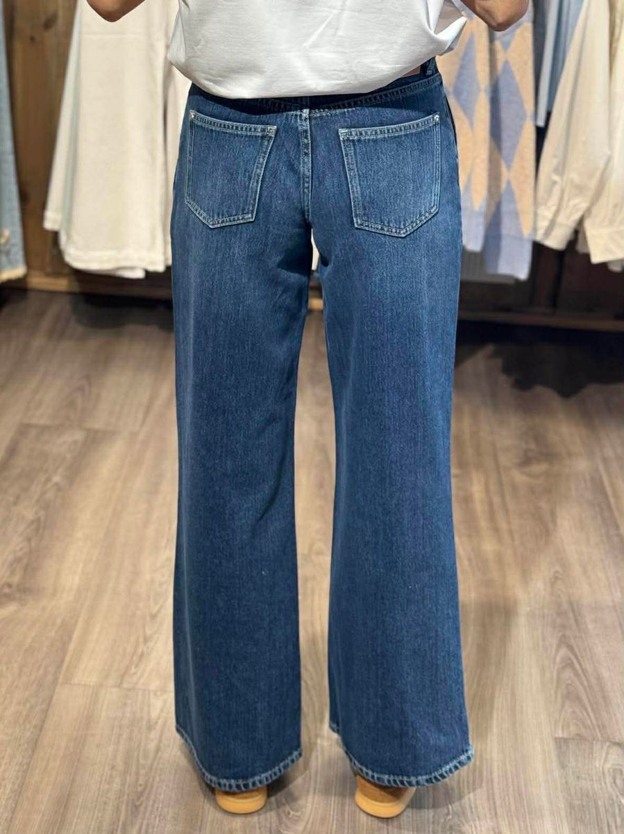 Dara Verneza Jeans