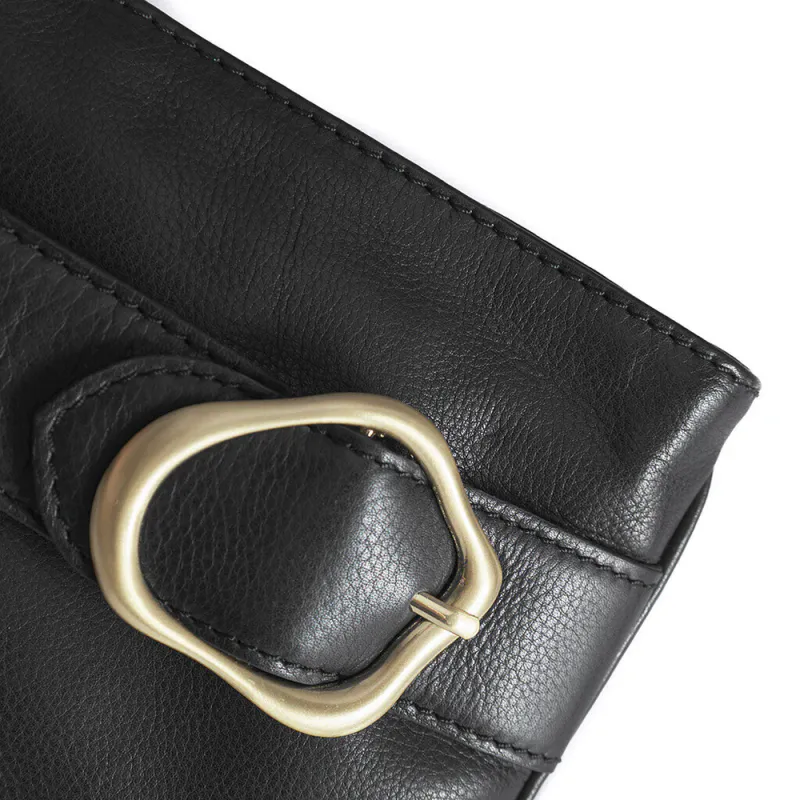 Skinn Clutch Med Gullspenne
